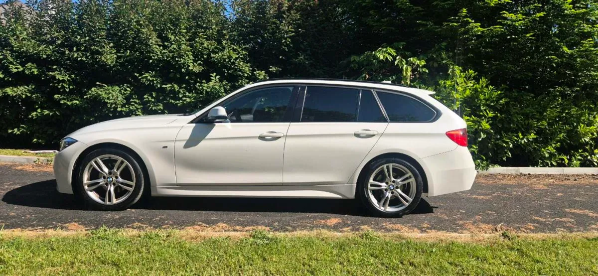 BMW 320d M Sport Auto Estate - Image 4
