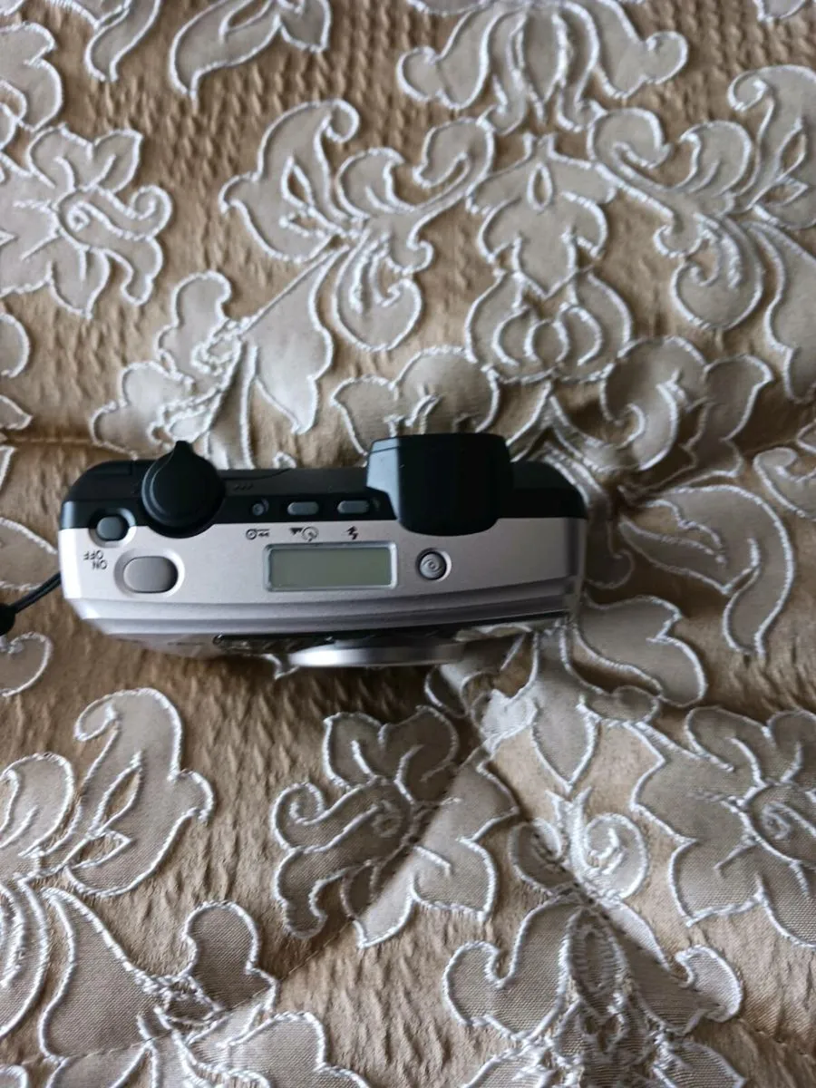 Pentax camera like new - Image 1