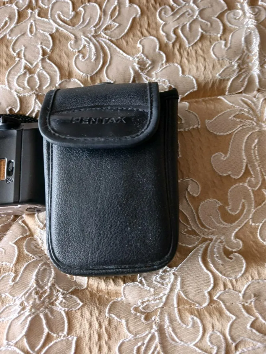Pentax camera like new - Image 3