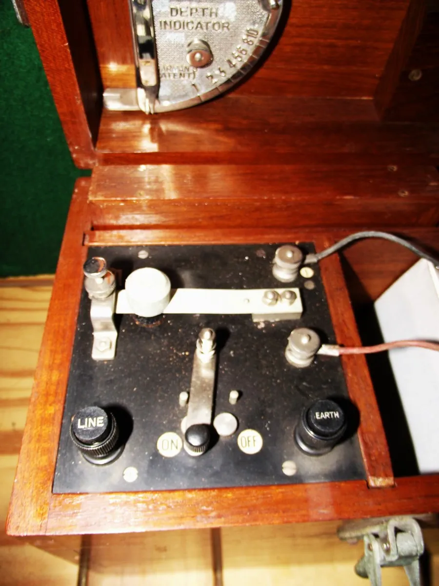 Vintage "Handy" Pipe Locator - Image 4
