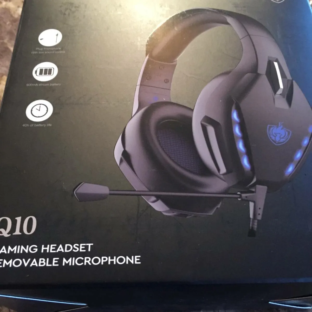 Gaming headset with removable microphone - Image 2