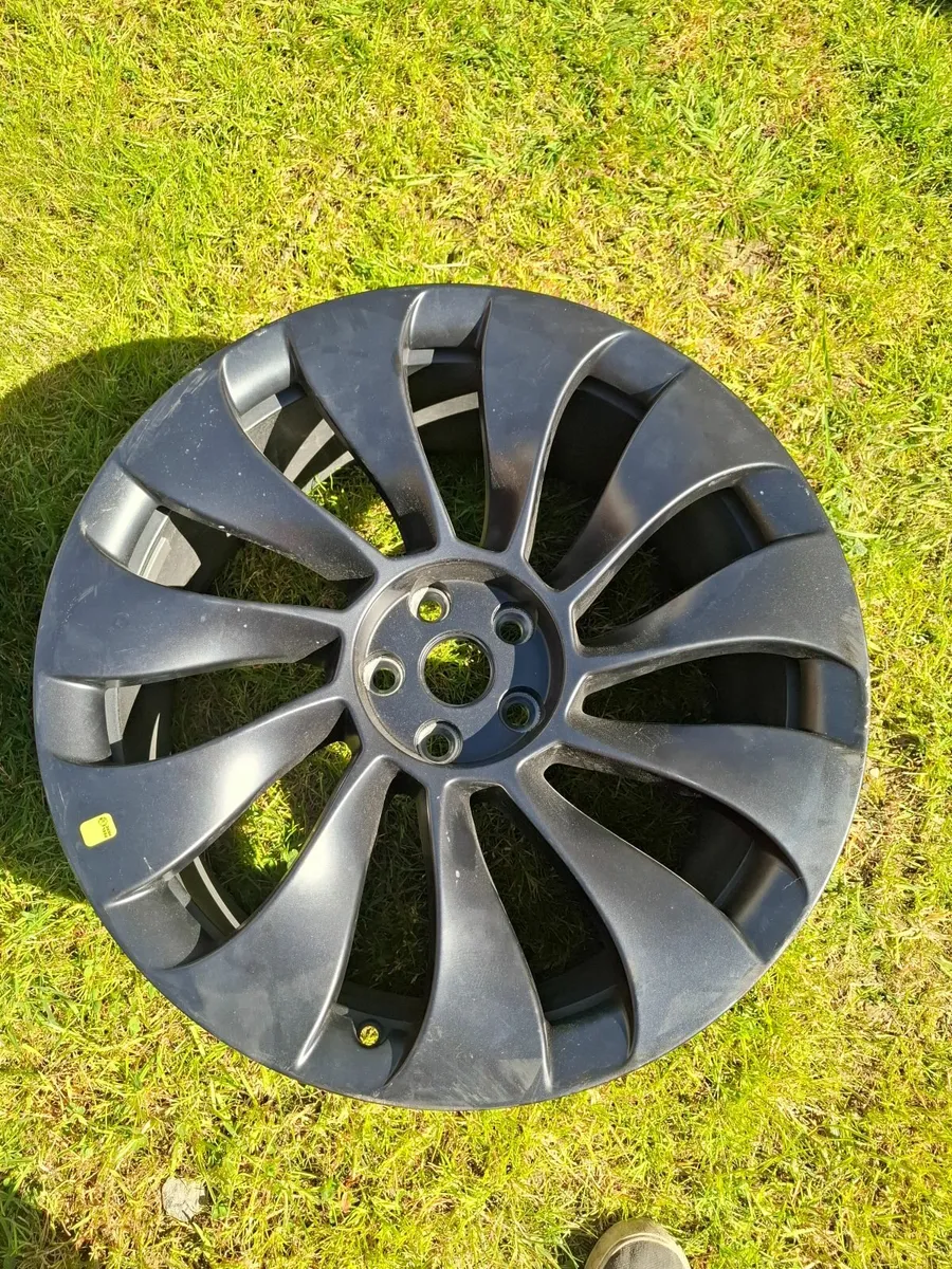 Tesla model Y wheels - Image 1