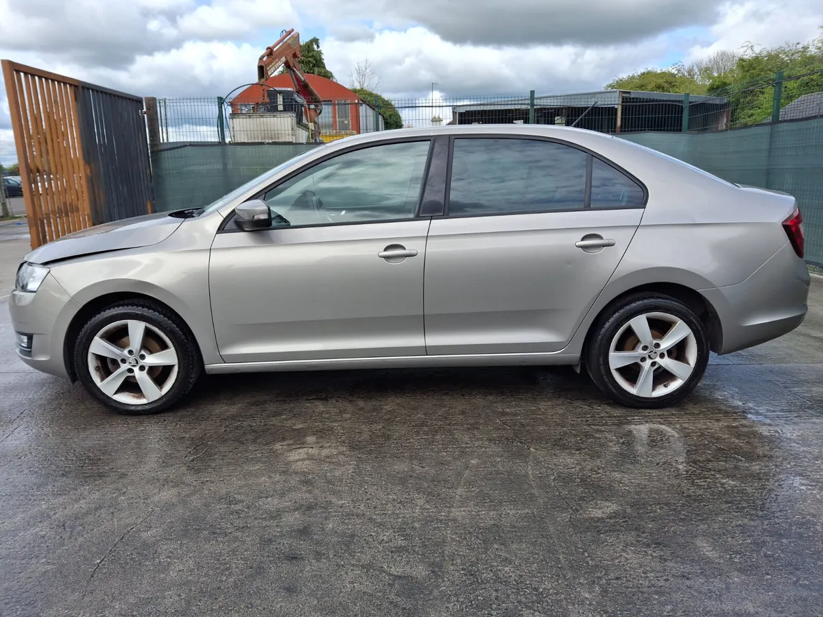 2017 Skoda Rapid  1.0 TSI - Image 4