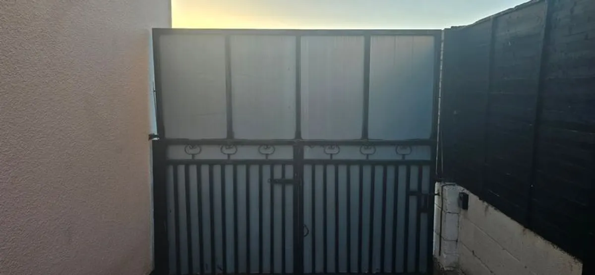 metal gate - Image 1