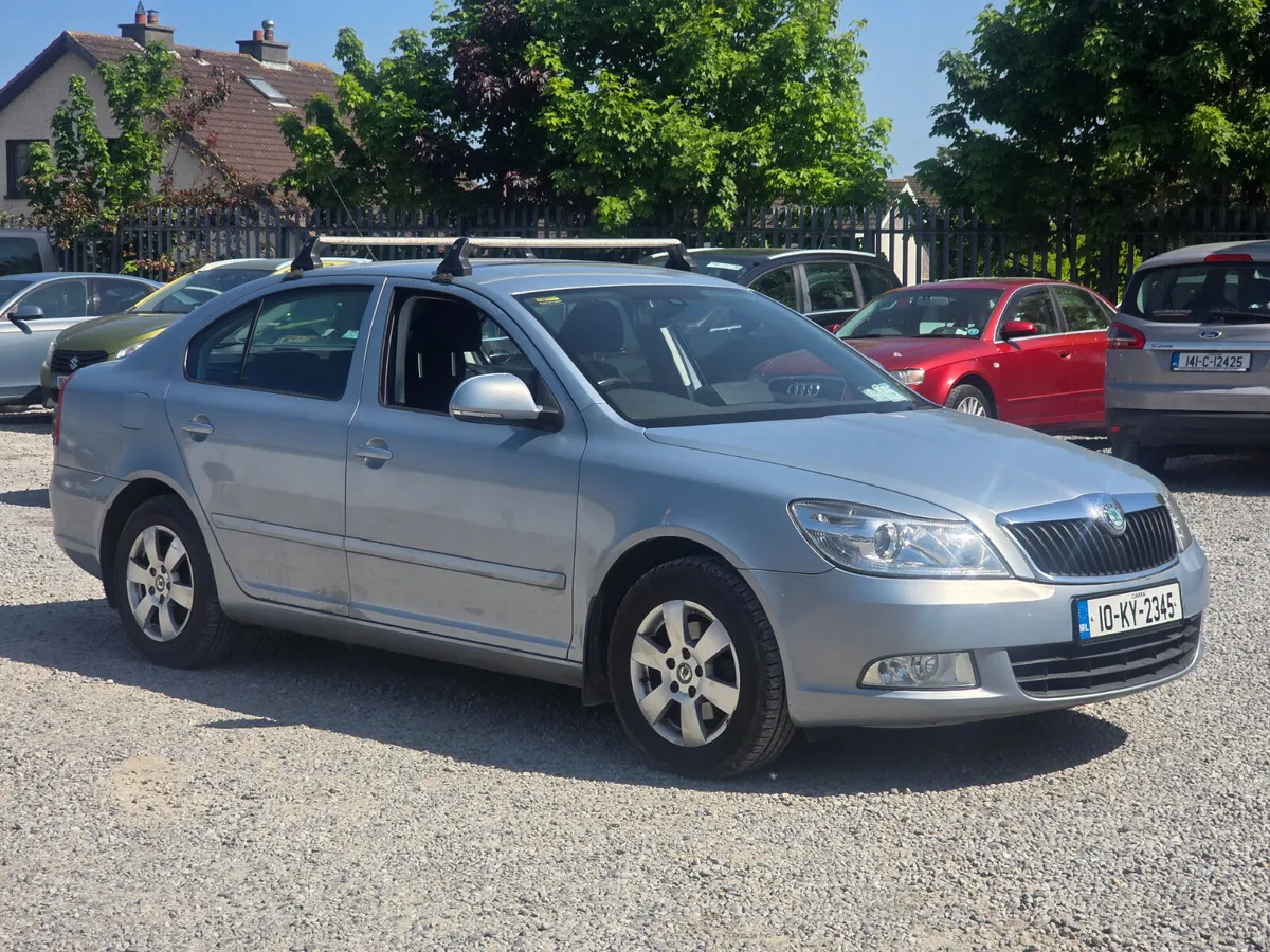 Skoda Octavia 2010 - Image 1