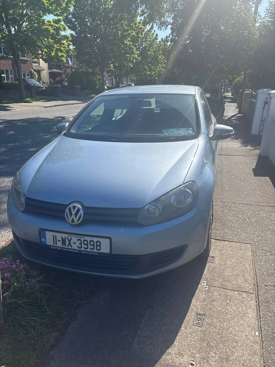 2011 Volkswagen Golf - Image 1