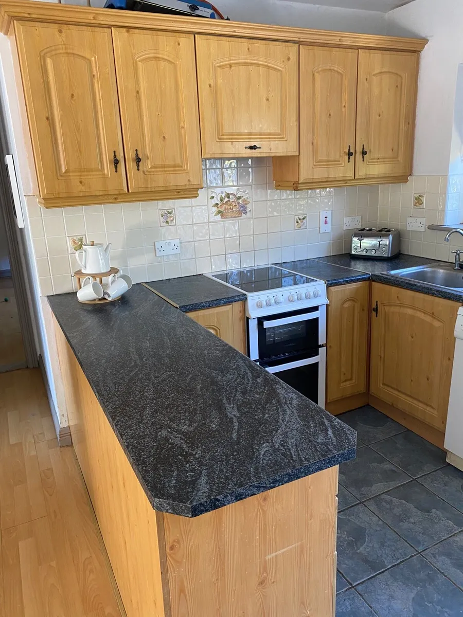 Full kitchen for sale - Image 1