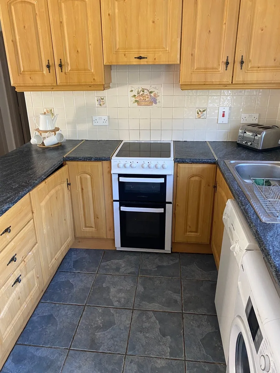 Full kitchen for sale - Image 2