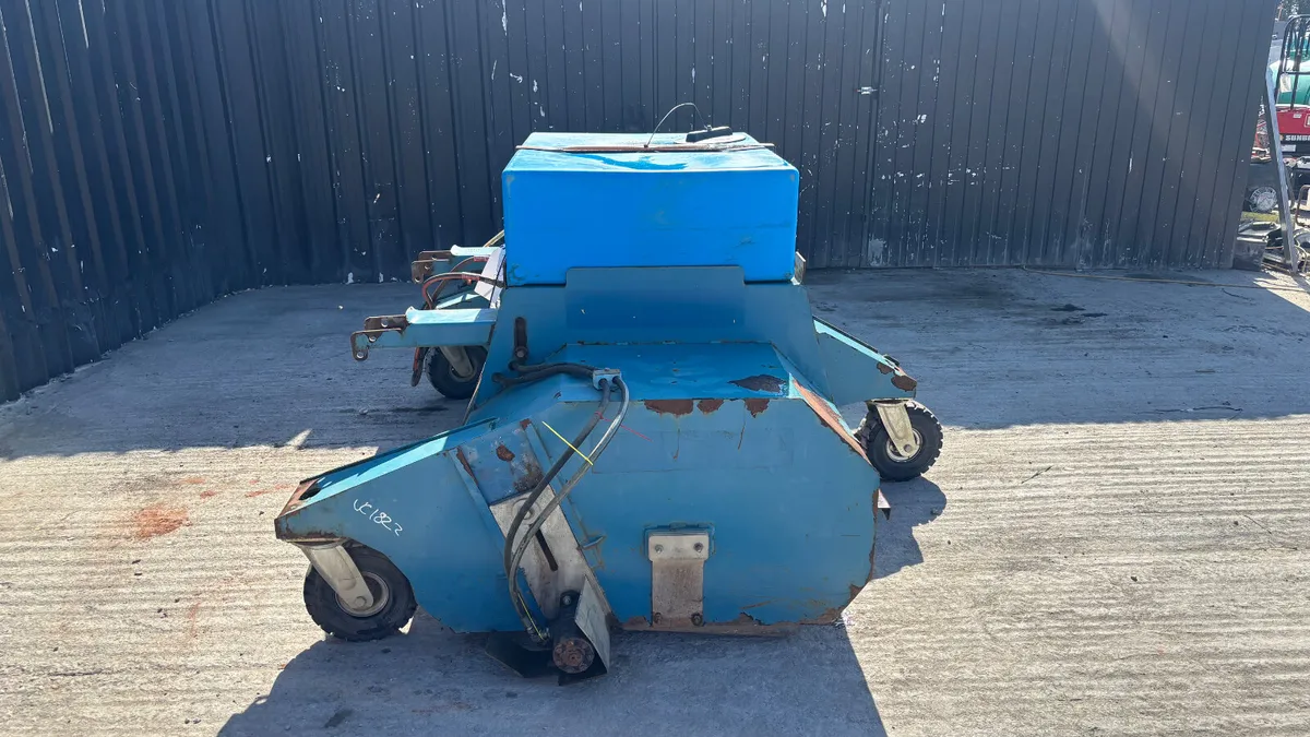 Conquip Hydraulic Sweeper Collecter - Image 4