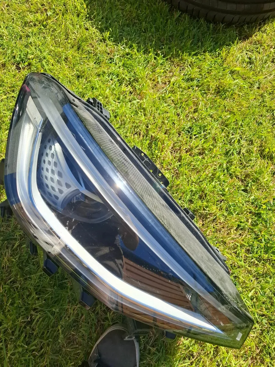 Vw ID 4 headlight - Image 4