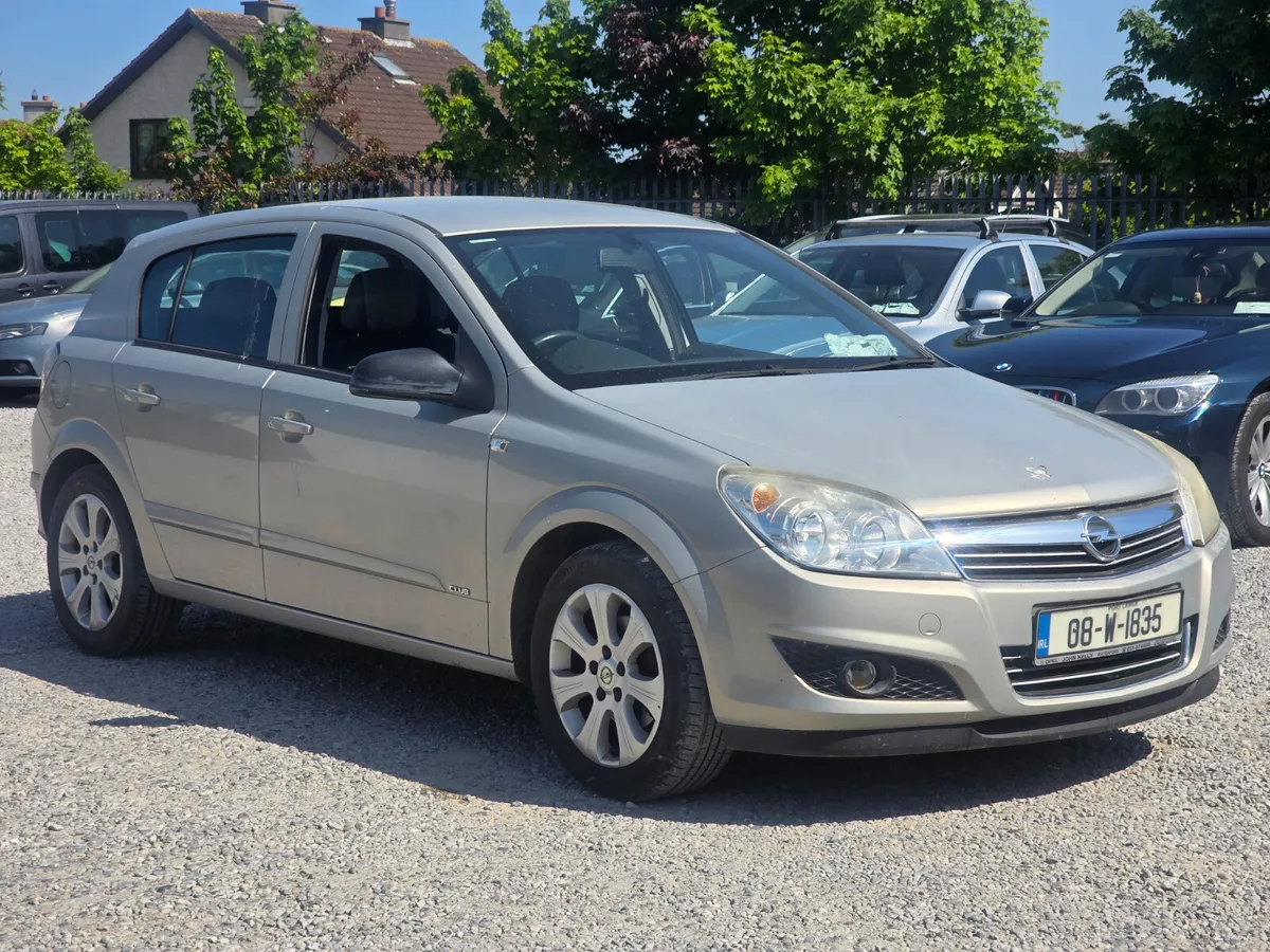 Opel Astra 2008 - Image 1