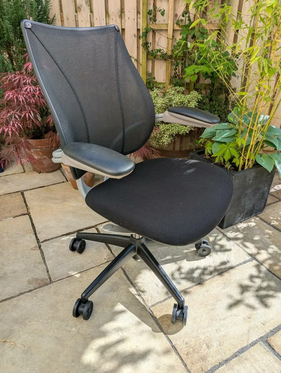 Ergonomic office chair - Image 2