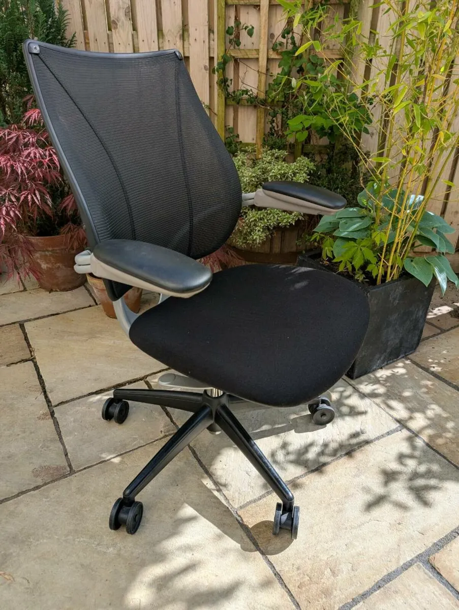 Ergonomic office chair - Image 4