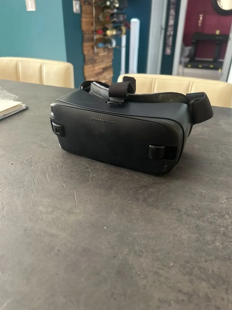 samsung vr headset - Image 1