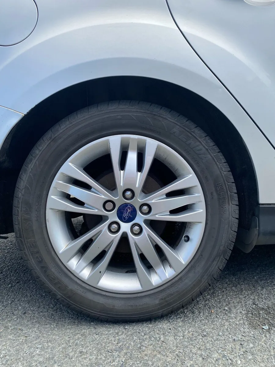 *Ford focus full service history, ready to drive! - Image 2