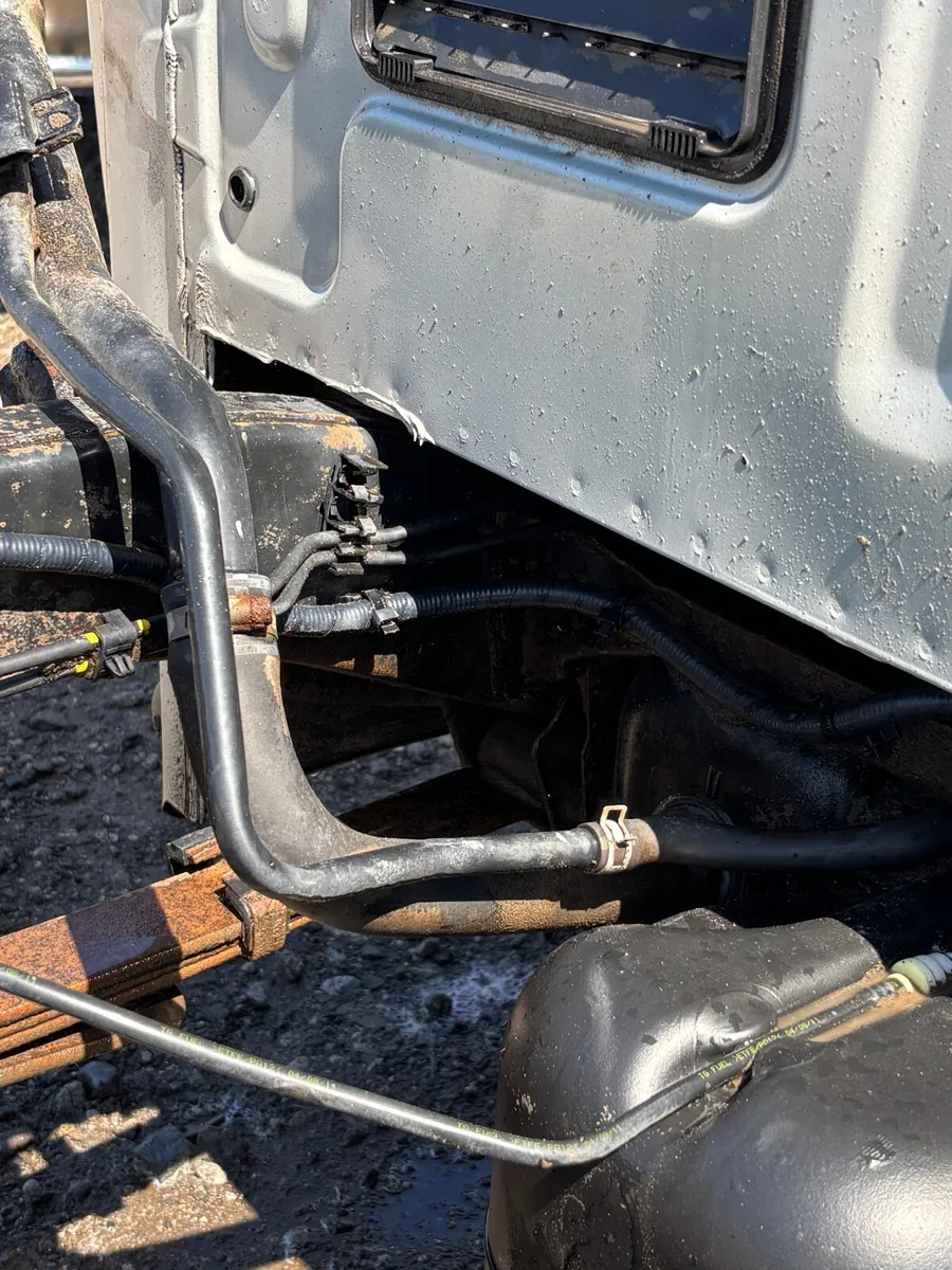 Nissan navara breaking (good chassis) - Image 4