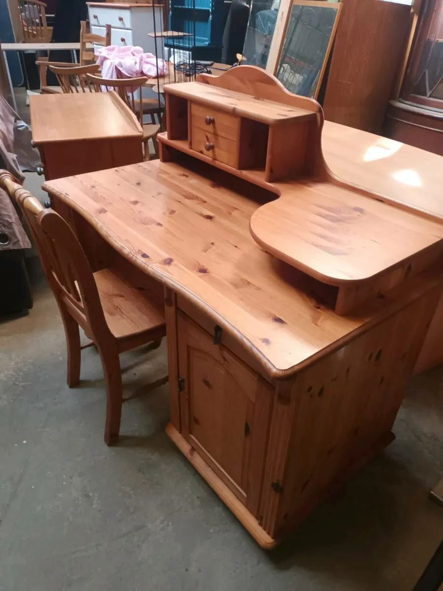 Pine Desk - Image 2