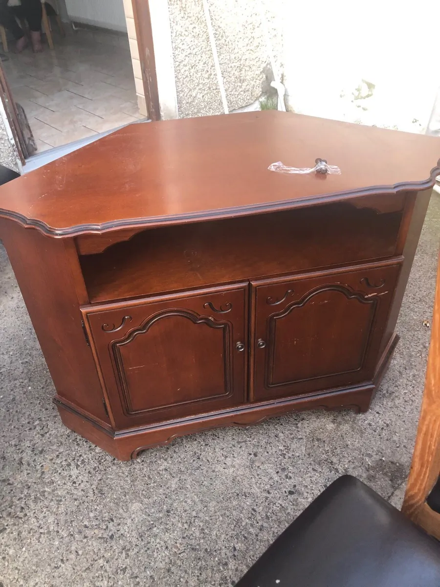 Wooden cabinet - Image 1
