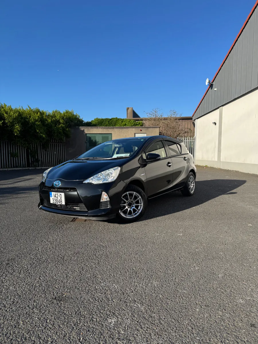Toyota Aqua G Model 1.5 hybrid - Image 2
