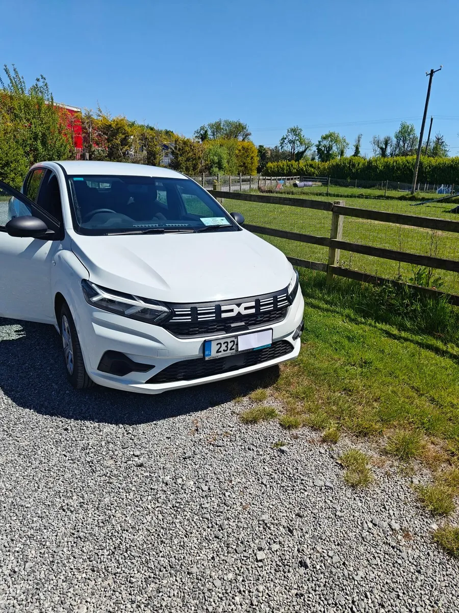 Dacia Sandero 2023 only 1966 km!!! - Image 1