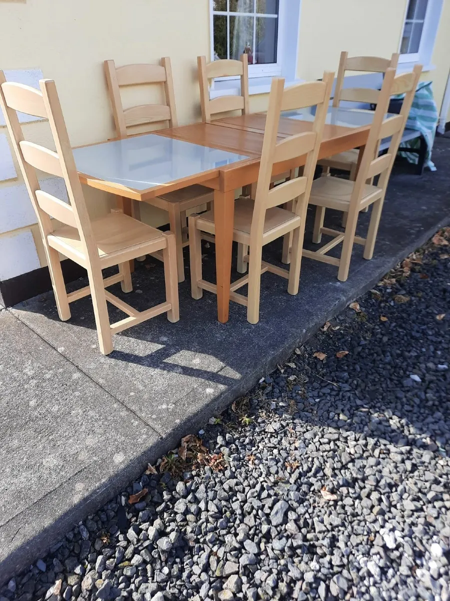 Kitchen table and chairs - Image 4