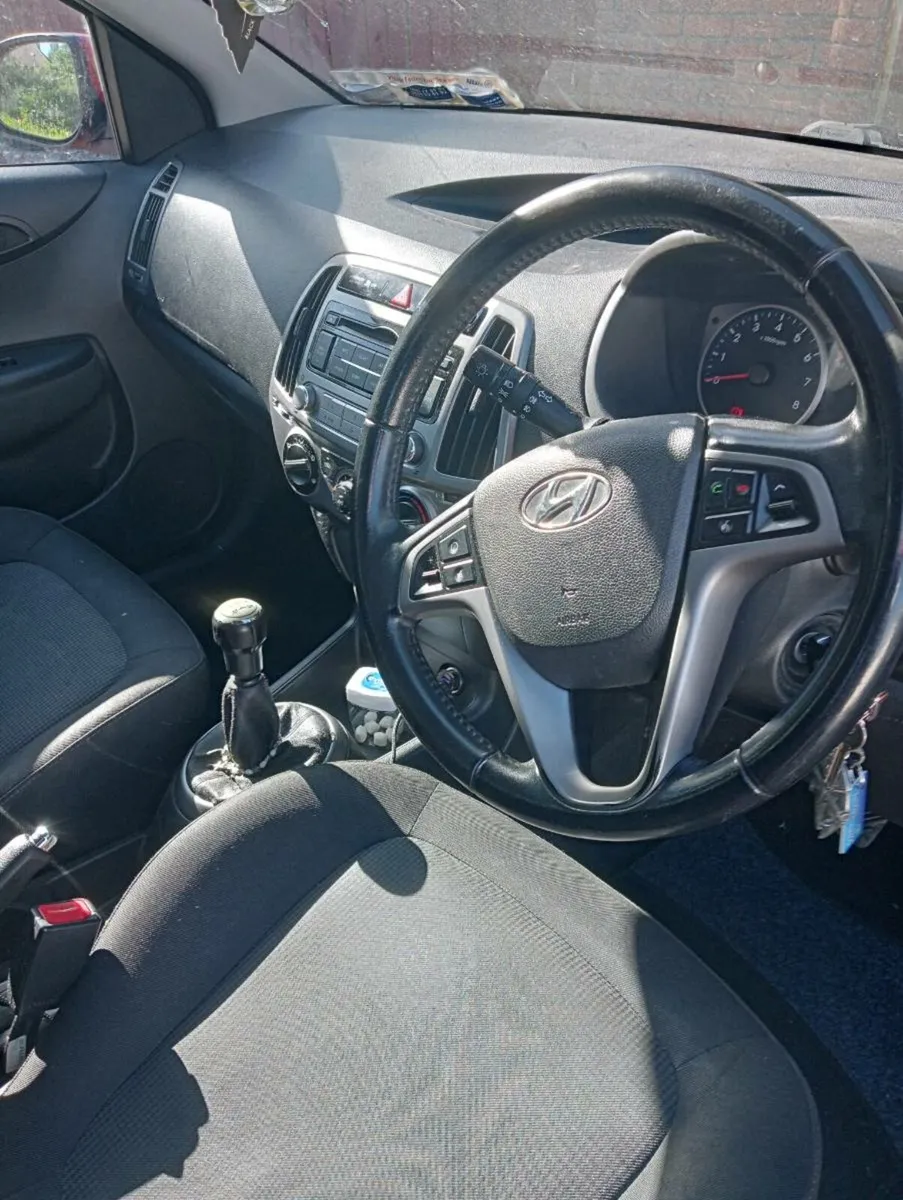 Hyundai I20 2012 - Image 2