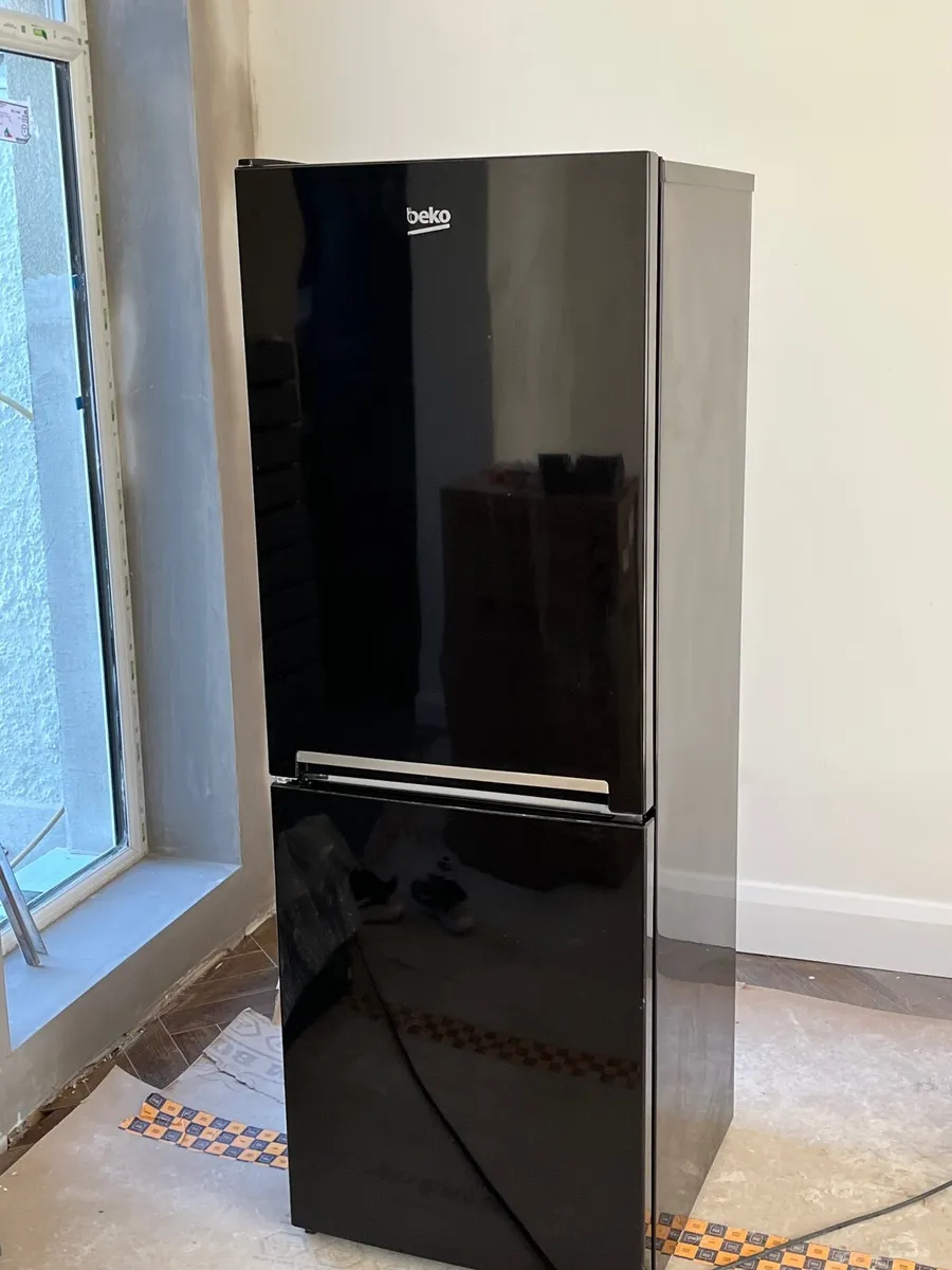 fridge freezer - Image 3