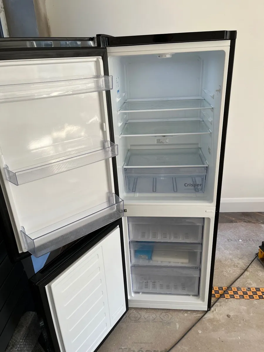 fridge freezer - Image 4