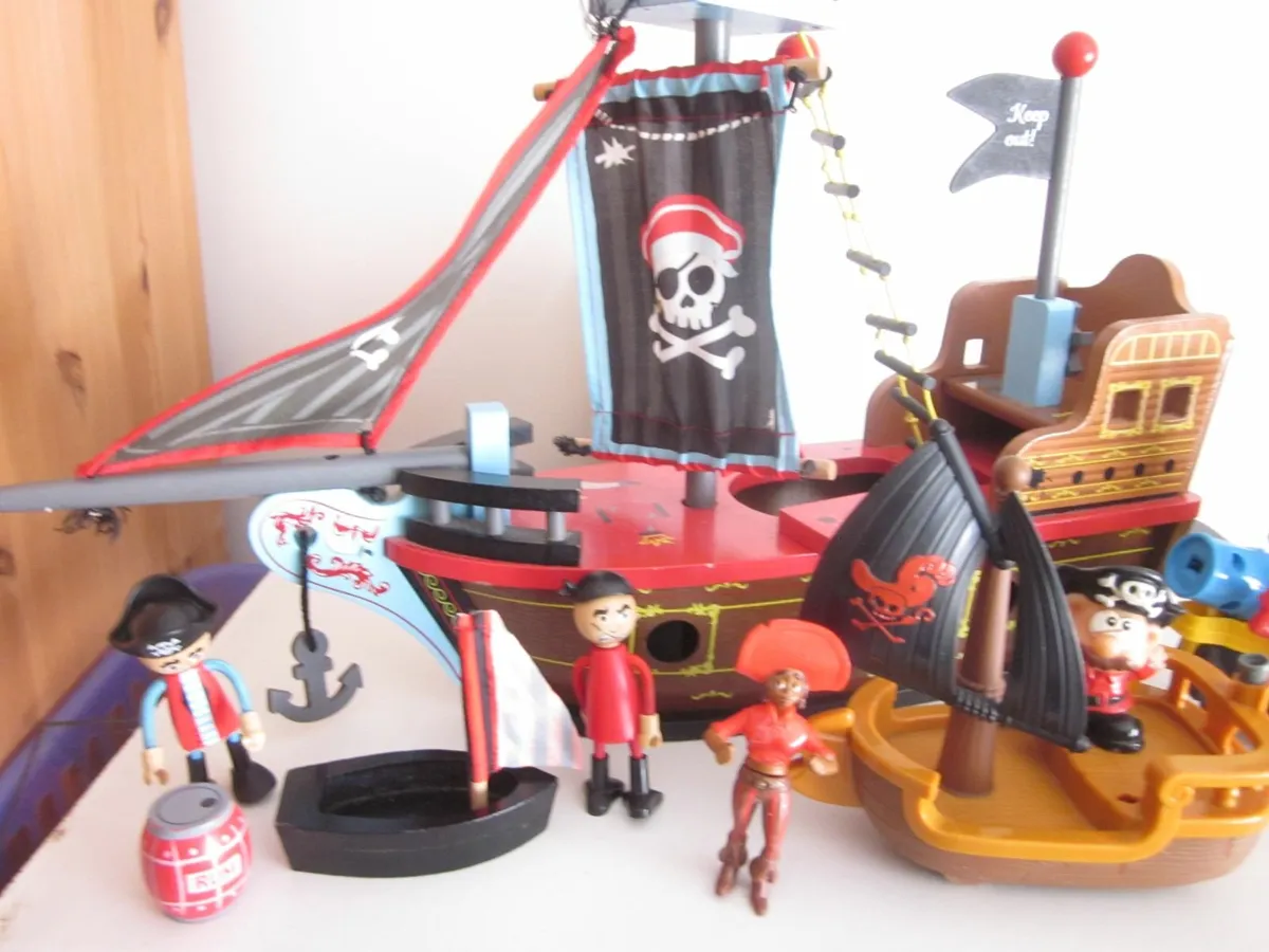 Pirate Ship Bundle and Figures - Image 2