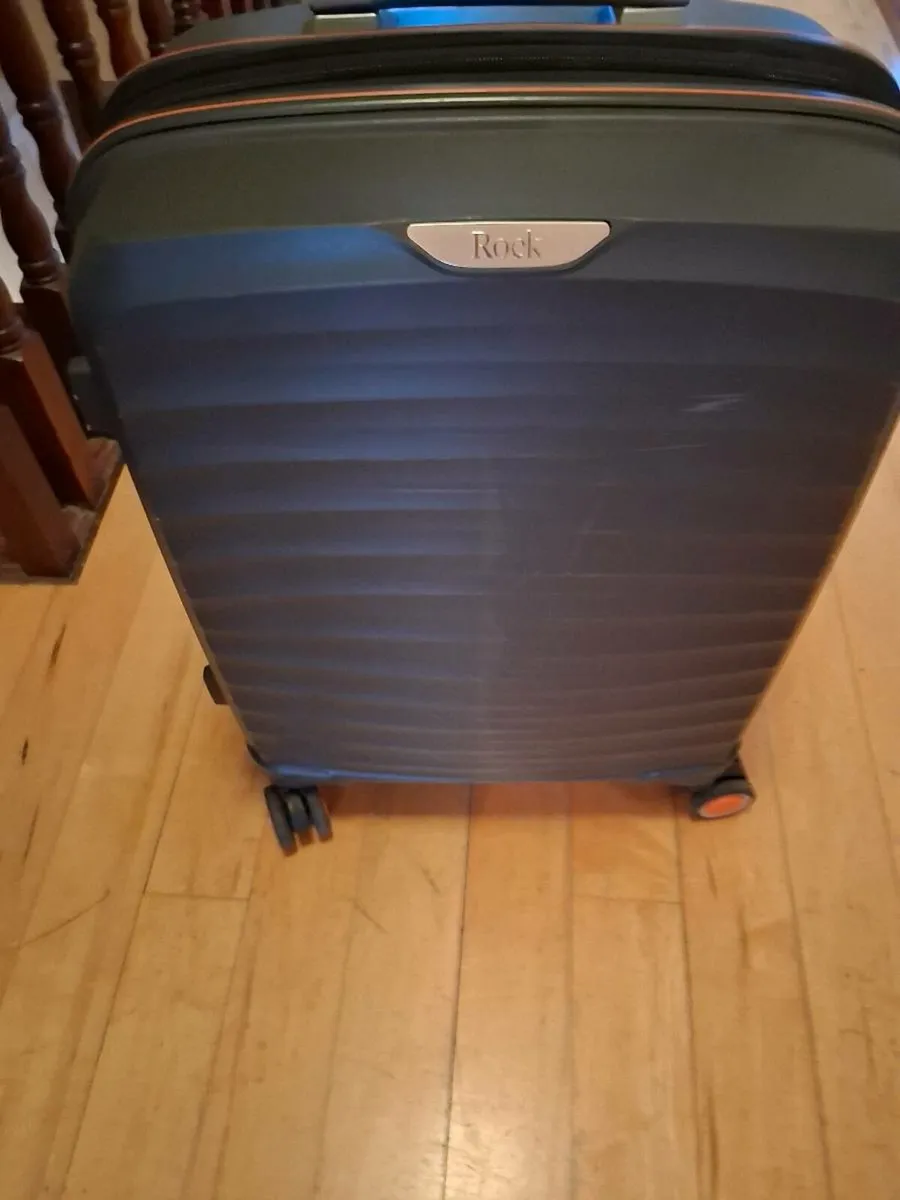 10 kg carry on suitcase - Image 2