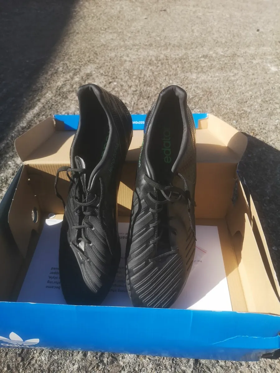 Football Boots Adidas predator - Image 1