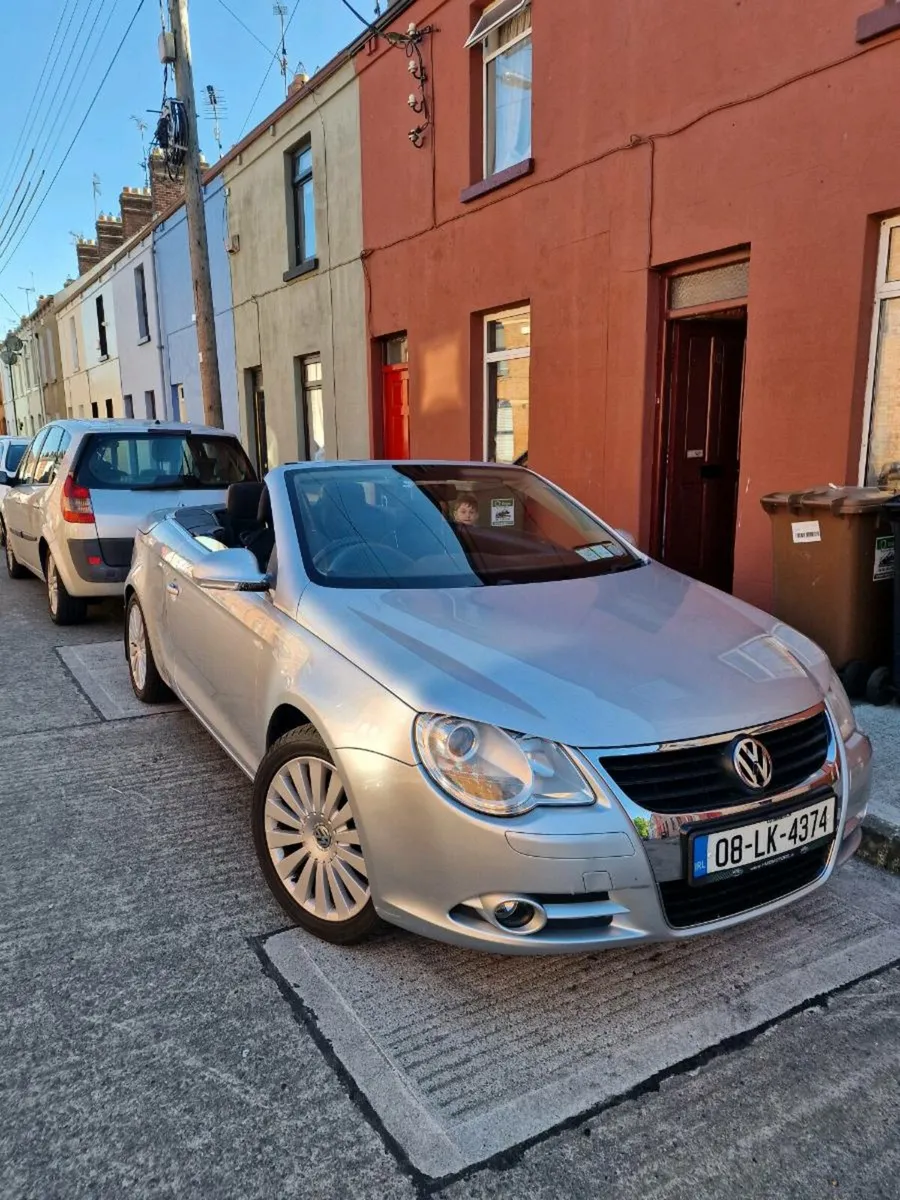 Volkswagen EOS 1.6 petrol - Image 1