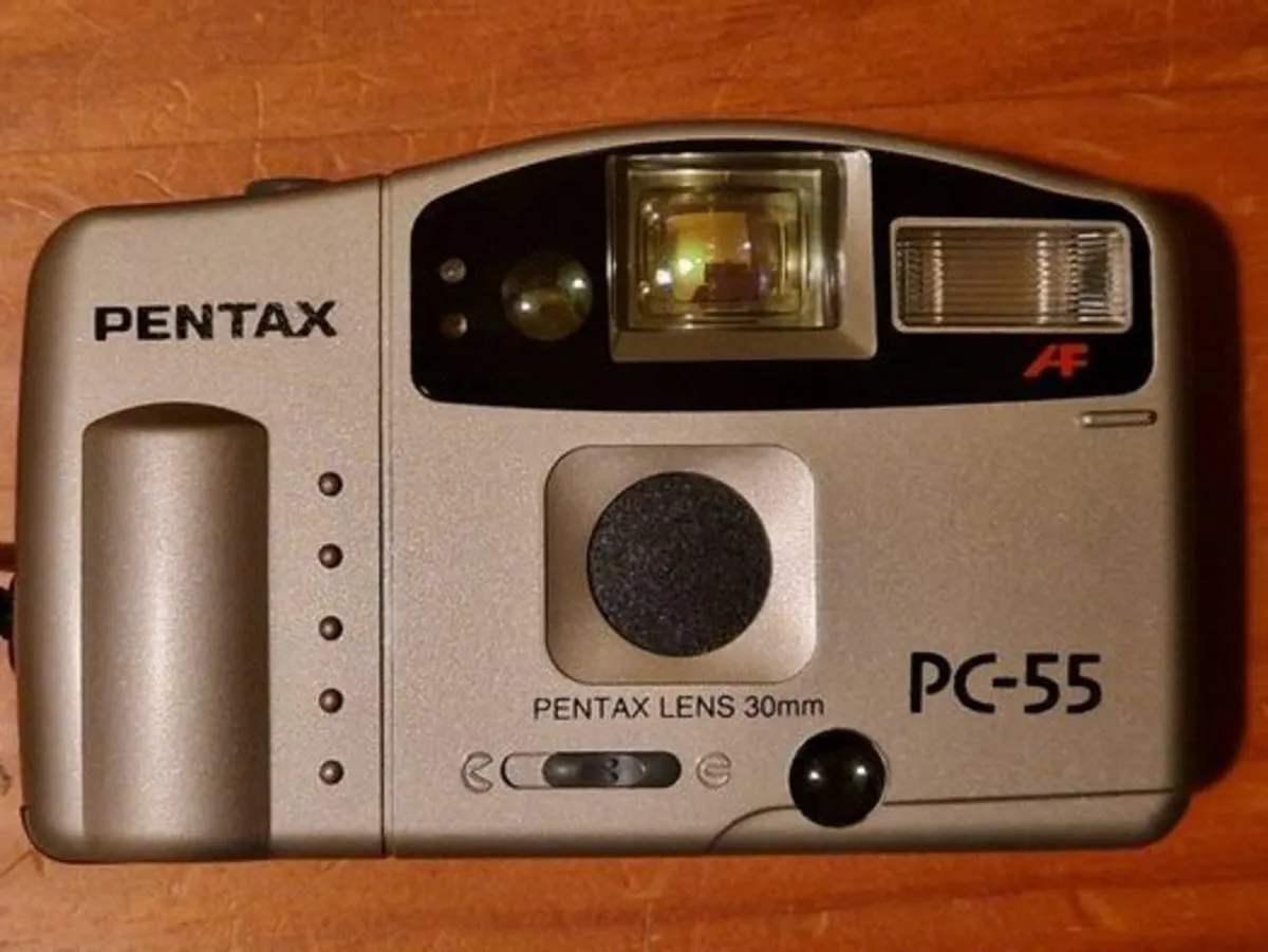 Pentax PC-55 Film Camera, incls Brochure, Batterie - Image 1