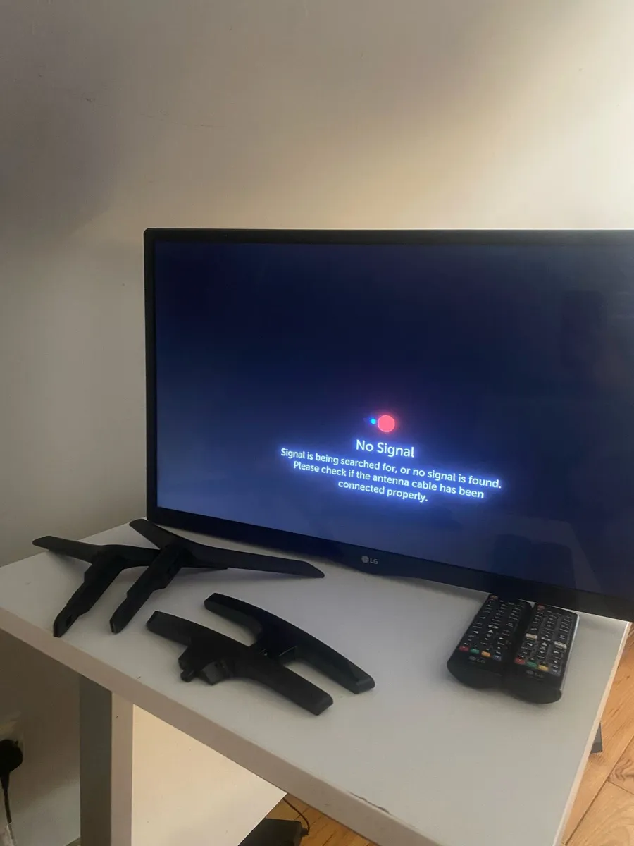 LG Full HD 32 inch tv - Image 1