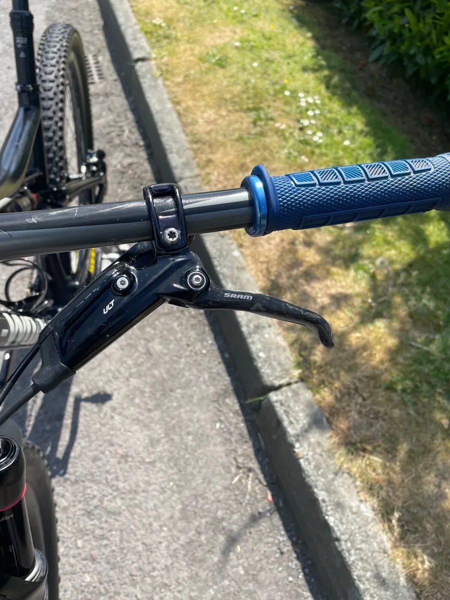 Specialized SWorks EPIC LRG Full  Suspension MTB - Image 2