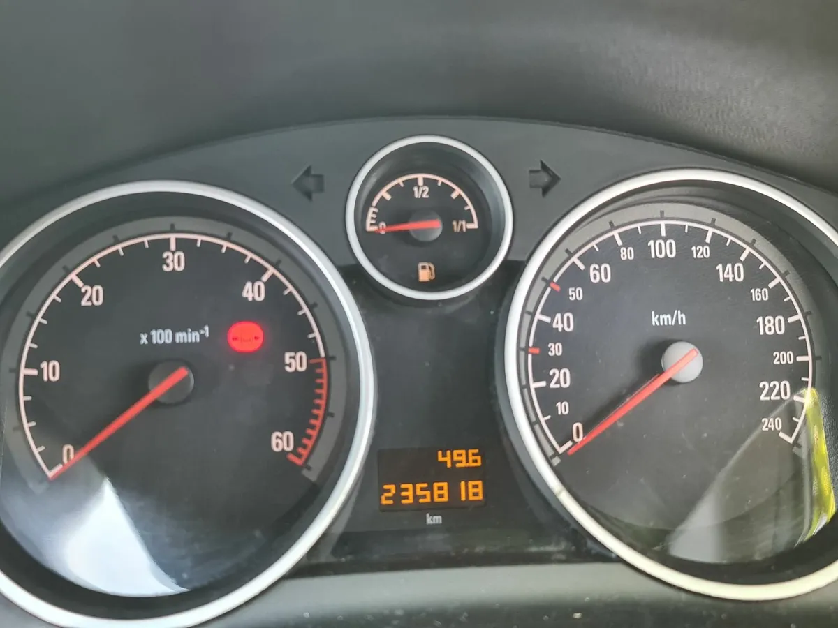Opel Zafira 1.7 CDTI (2010) - Image 2
