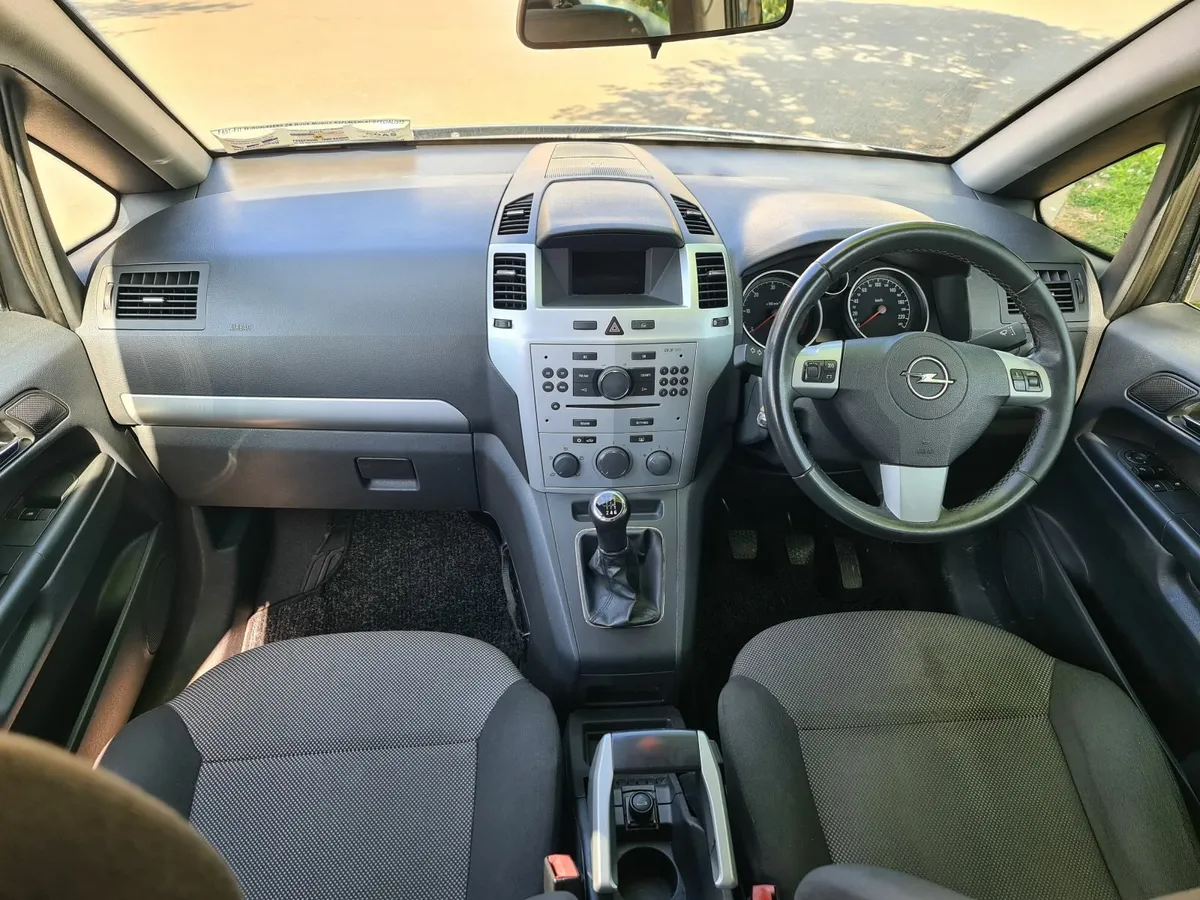Opel Zafira 1.7 CDTI (2010) - Image 4