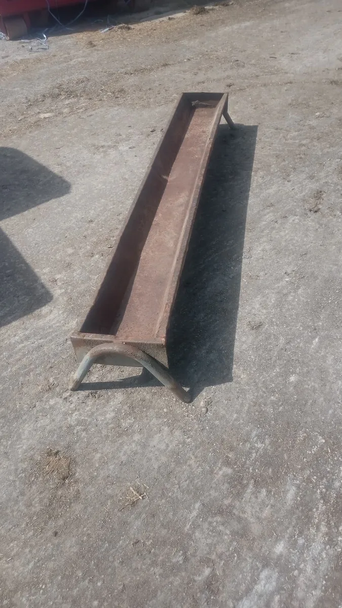 Feed trough