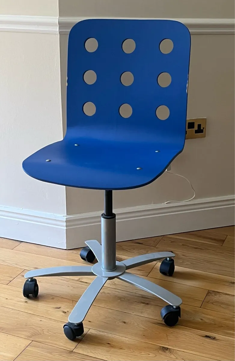 Office chair - Image 1