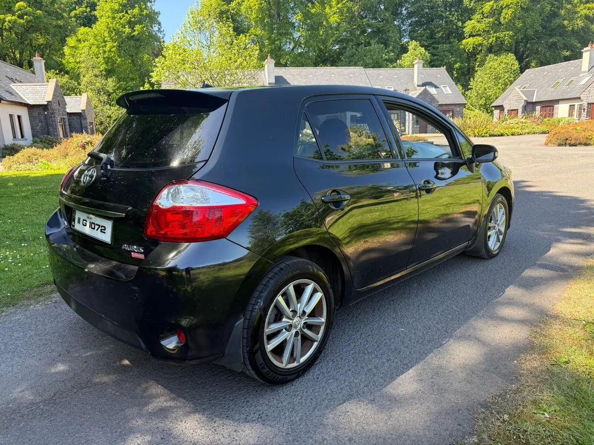 2011 Toyota Auris Sport 1.4 D4D - Image 2