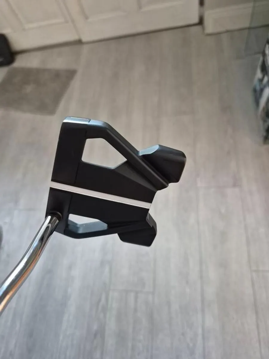 Odyssey Stroke Lab 10 Putter - Image 1