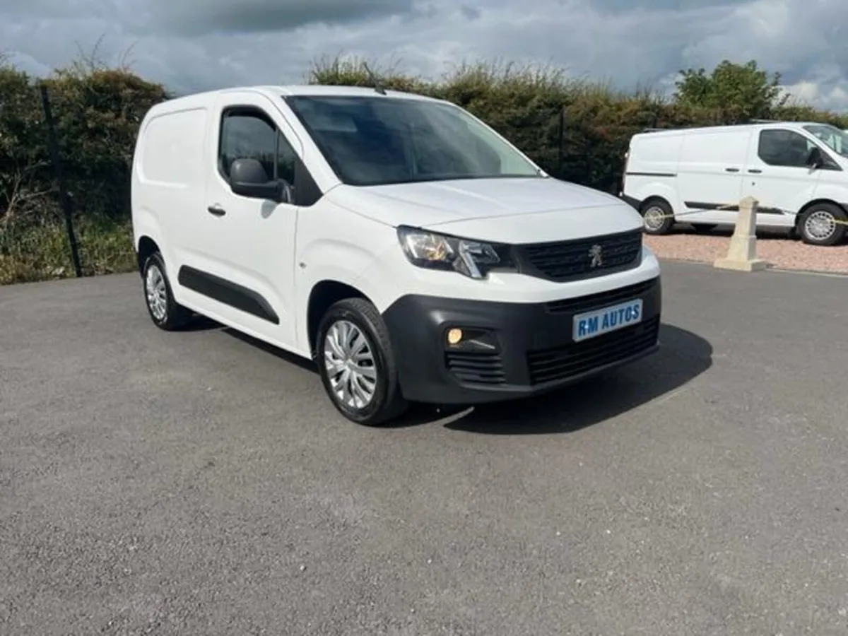 Peugeot Partner - SAT NAV - Image 1