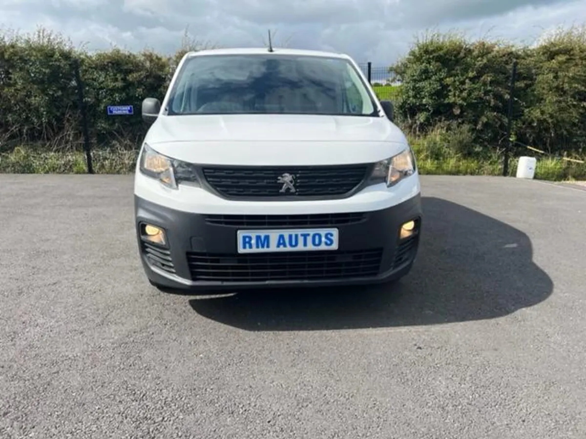 Peugeot Partner - SAT NAV - Image 2