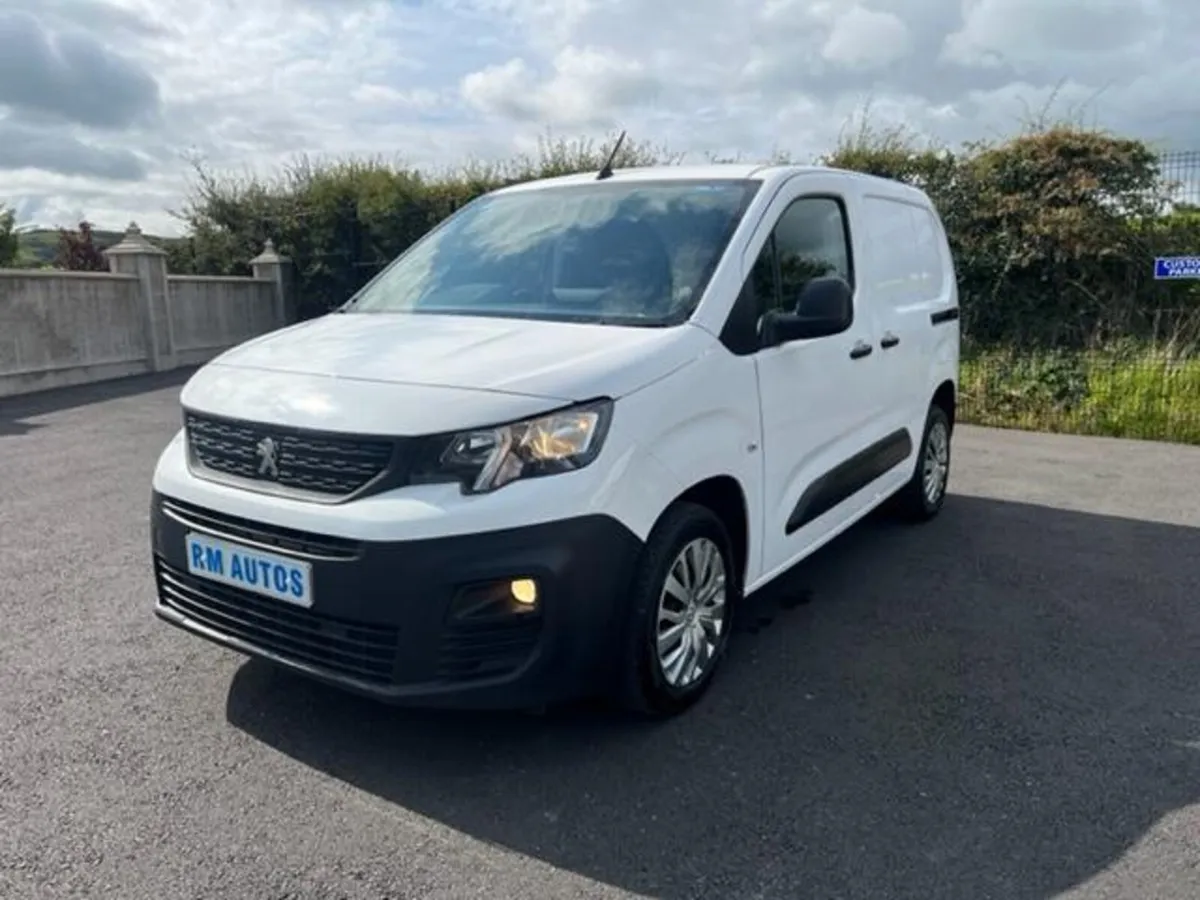 Peugeot Partner - SAT NAV - Image 3