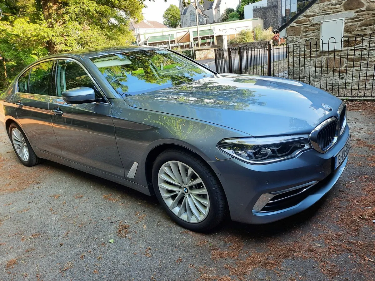 BMW 5-Series 2019 LUXURY LINE 190HP low mileage - Image 2