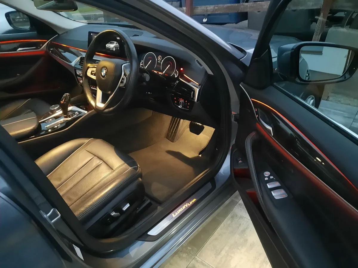 BMW 5-Series 2019 LUXURY LINE 190HP low mileage - Image 4
