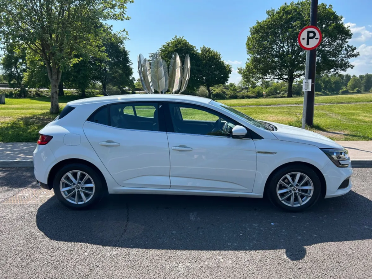 Renault Megane DYNAMIQUE NAV DCI 110 E 4DR A - Image 3