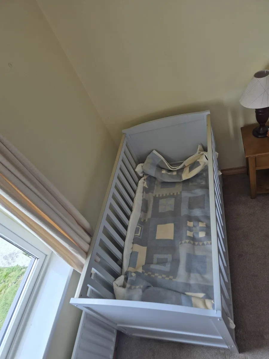 Cot - Image 1