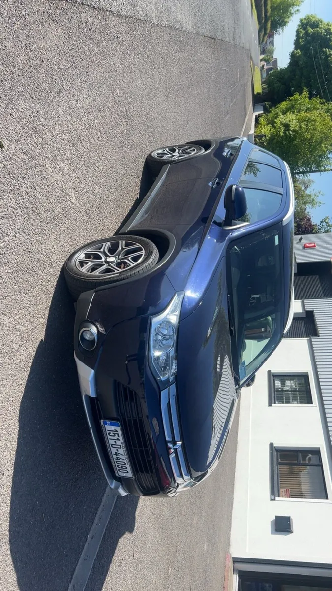 Mitsubishi outlander 7 seater - Image 1