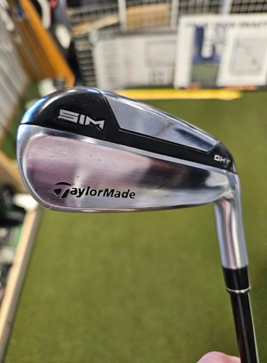 Taylormade Sim DHY 3 Iron - Image 1